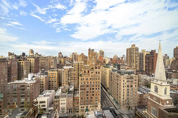 Sold by Modlin Group | media 21