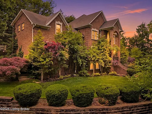 560 N Hubbards Ln Photo 1