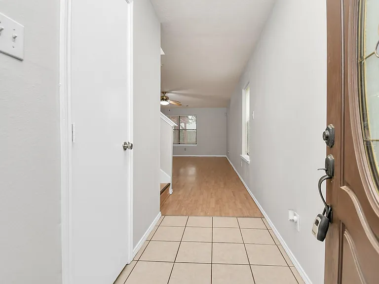 3919 Rolling Springs Ln — Photo 8