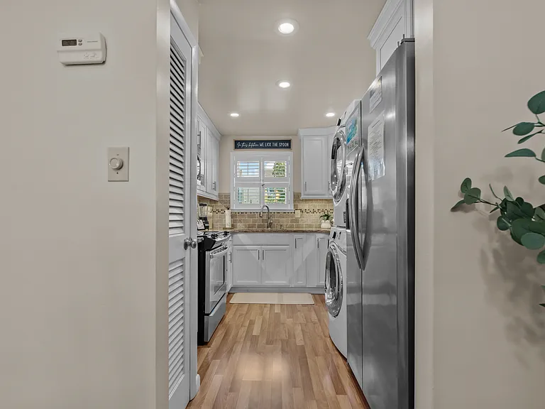 4701 N Kings Hwy #6 — Photo 6