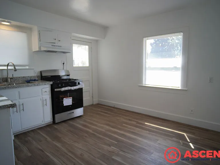 412 El Tejon Ave — Photo 7