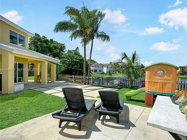 15481 SW 47th Ter — Photo 13