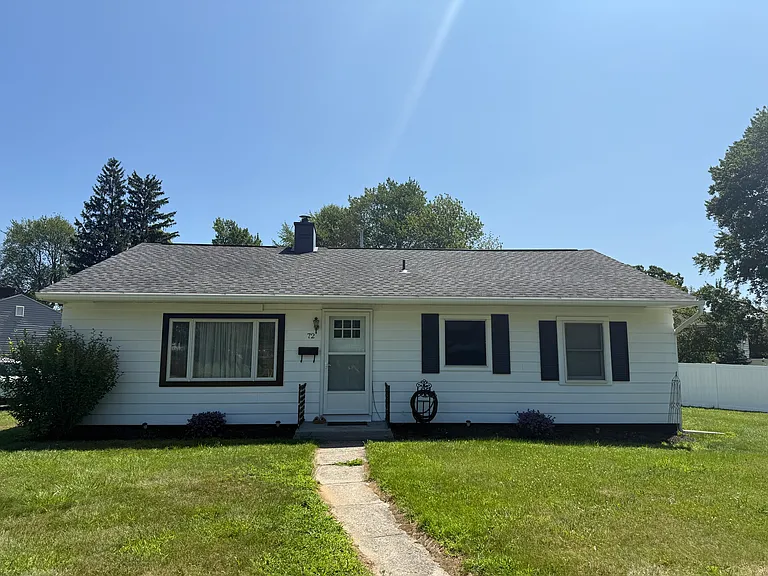 72 Lincoln Ave — Photo 1