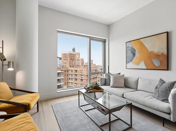 222 East Broadway image 4 of 8