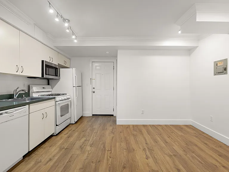 151 Sip Ave #37 — Photo 7