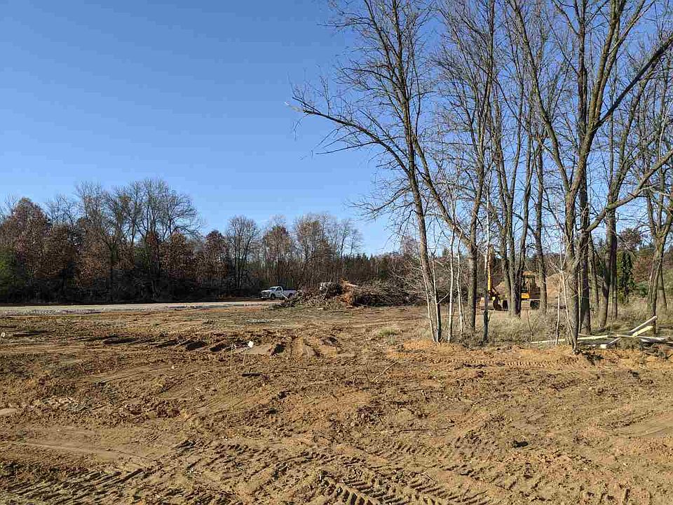 2nd image of 558 Briarwood Ct