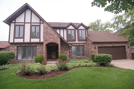 2060 N Walnut Ave photo 1