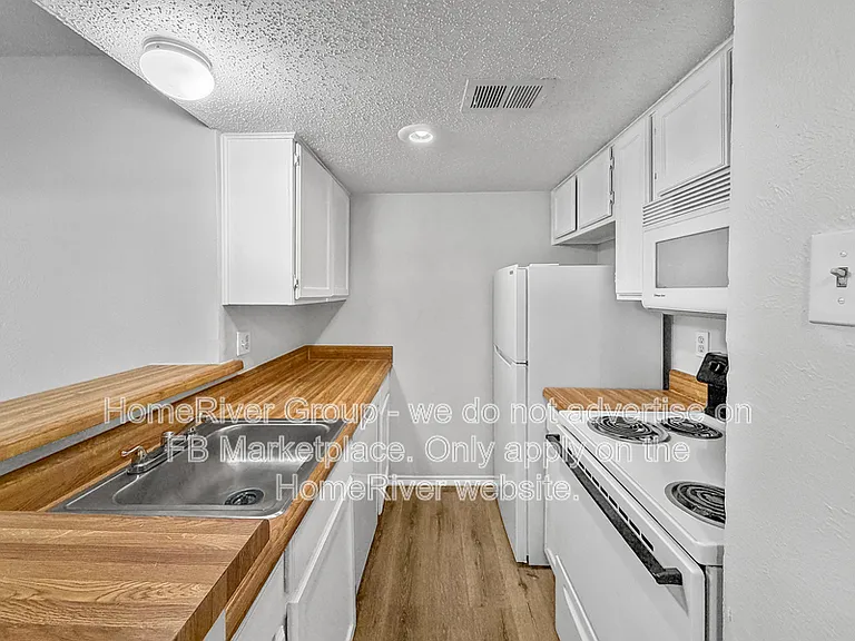 9520 Royal Ln #211 — Photo 5