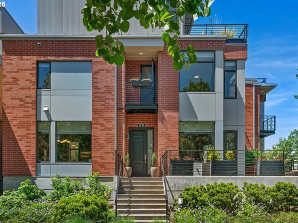 1710 NW Riverscape St, Portland, OR 97209