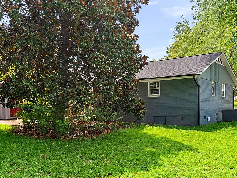 906 Vandora Ave — Photo 28