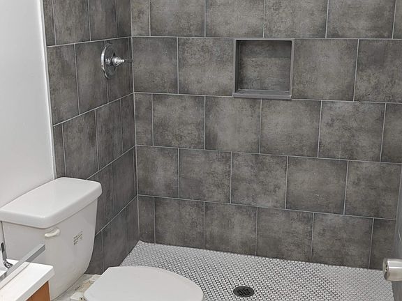 4th image of 6519 W Newberry Rd APT 801