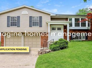 354 Bellestri Dr, Ballwin, MO 63021