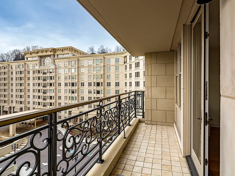 The Alexander — Photo 13