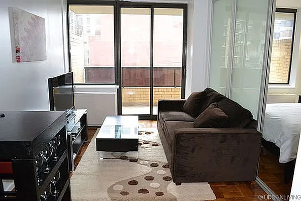 Rented by Urban Living | media 32