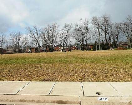 3rd image of 1025 Corinthian Ct