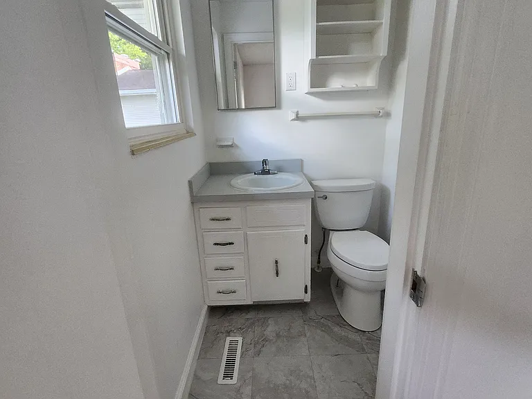 2322 Oakland Dr NW — Photo 16