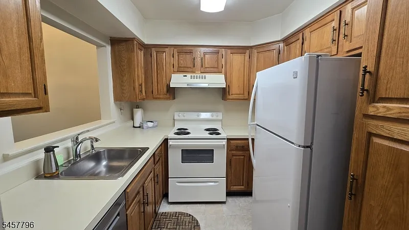 2 bed, 2.0 bath, $2,550 — Photo 3