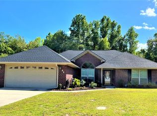 82 Julie Ln, Midway, GA 31320