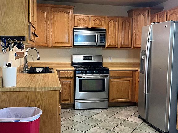 3rd image of 228 Sunnyview Pl