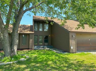 905 SW Carlson Rd, Topeka, KS 66615