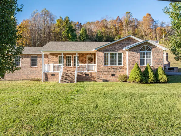 104 Ashbrook Ave, Cedar Bluff, VA 24609