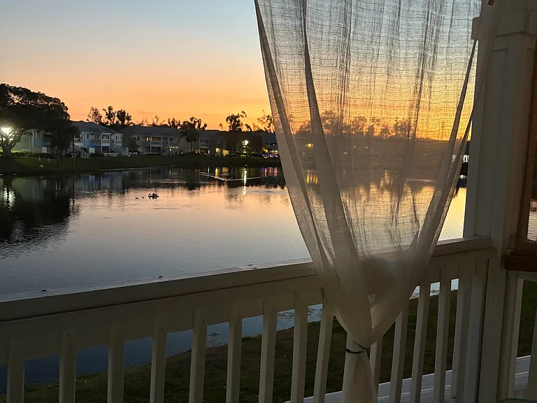190 Pompano Dr SE #C — Photo 1