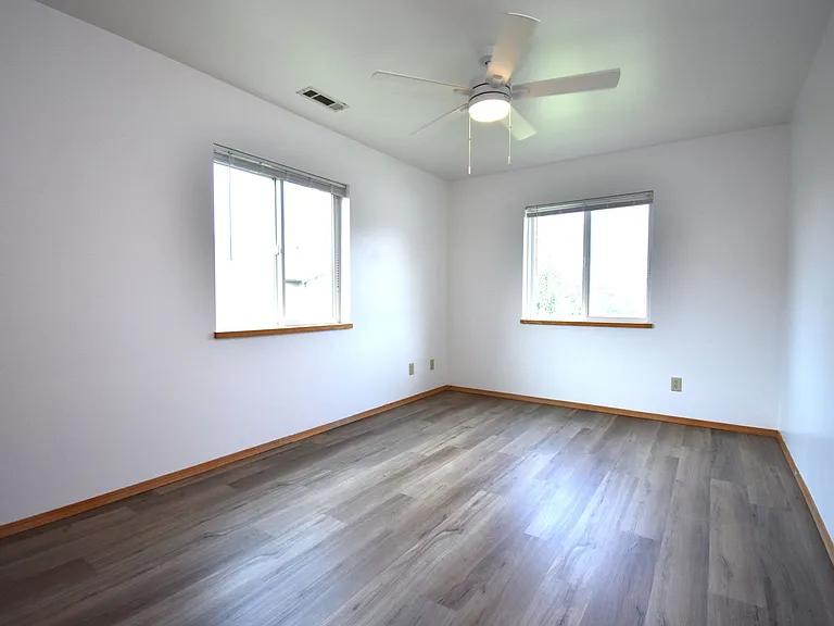9 Michael Grove Ave — Photo 16