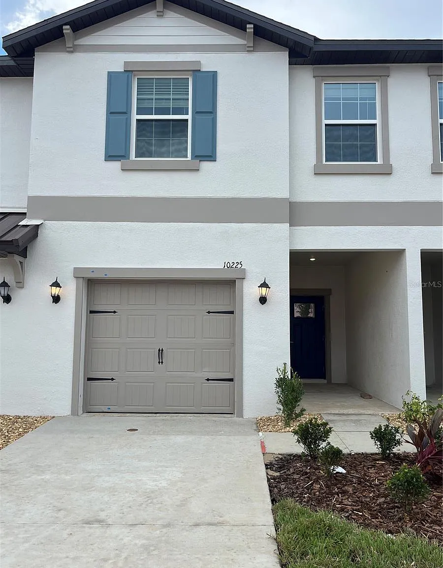 3 bed, 1666 sqft, $2,149 — Photo 2