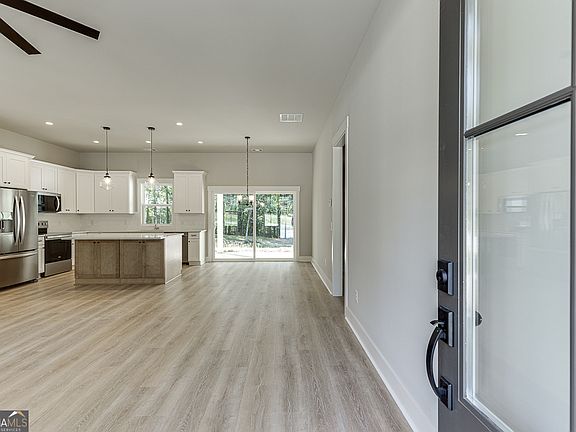4th image of 125 Rains Rd