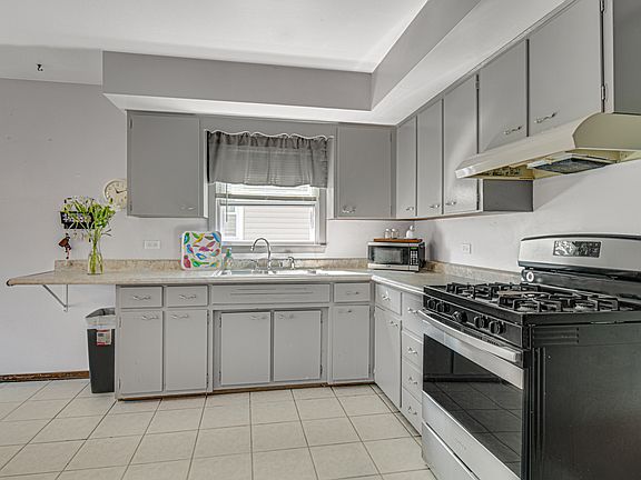 3rd image of 17333 Park Ave