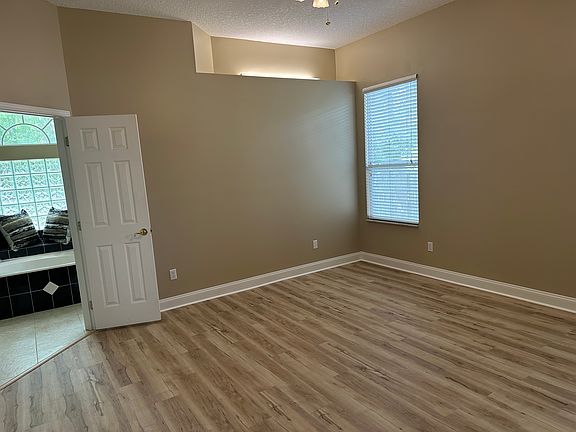 2nd image of 4378 Hanover Park Dr