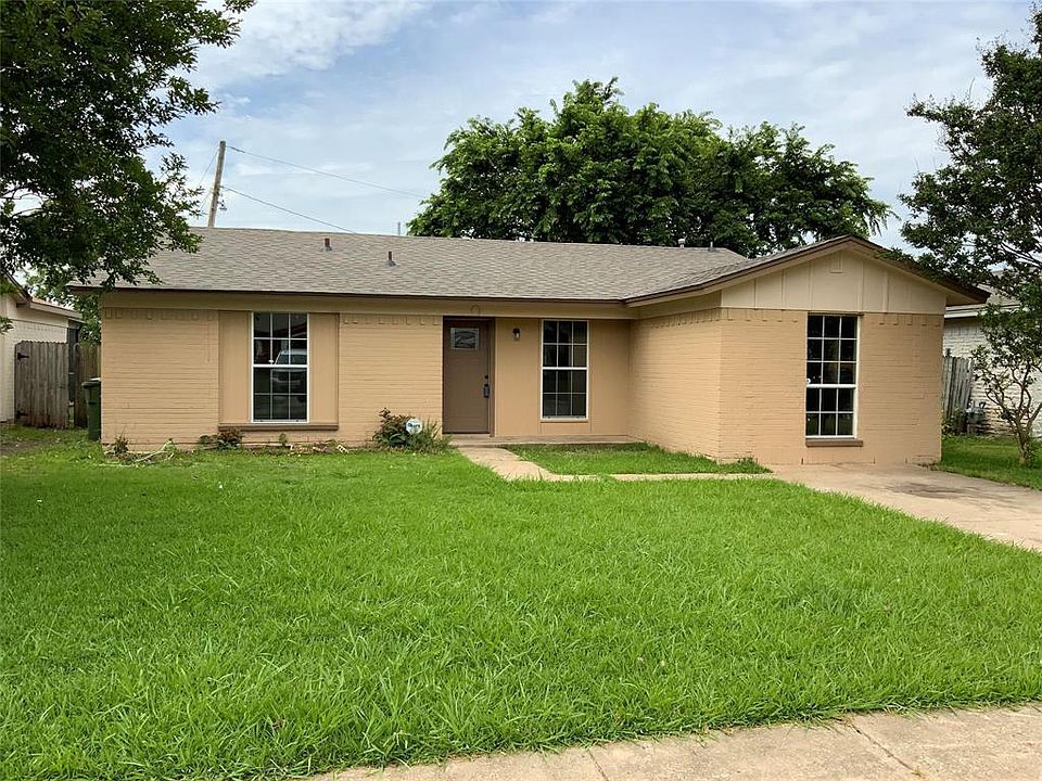 1st image of 705 Parker Cir