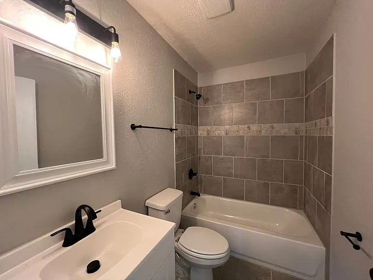 1181 Canary Ln — Photo 7