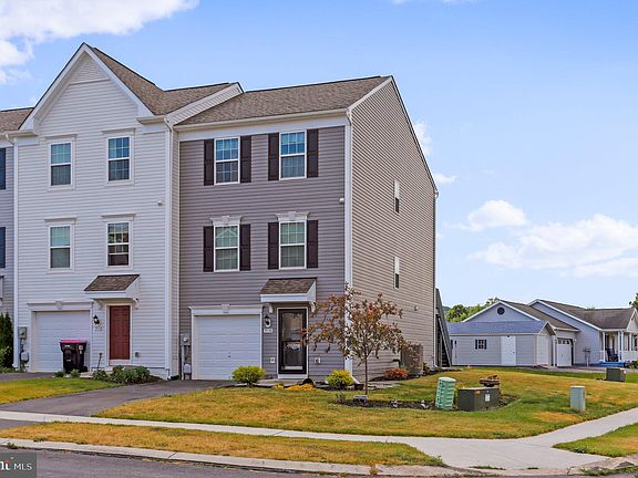 3rd image of 3530 Cedarbrook Ct