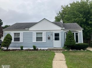 21806 Maple St, Saint Clair Shores, MI