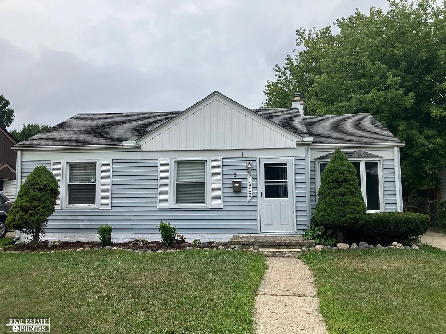 21806 Maple St photo 1