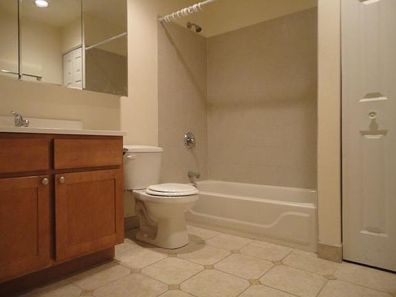 4th image of 3818 N Sheffield Ave #1V