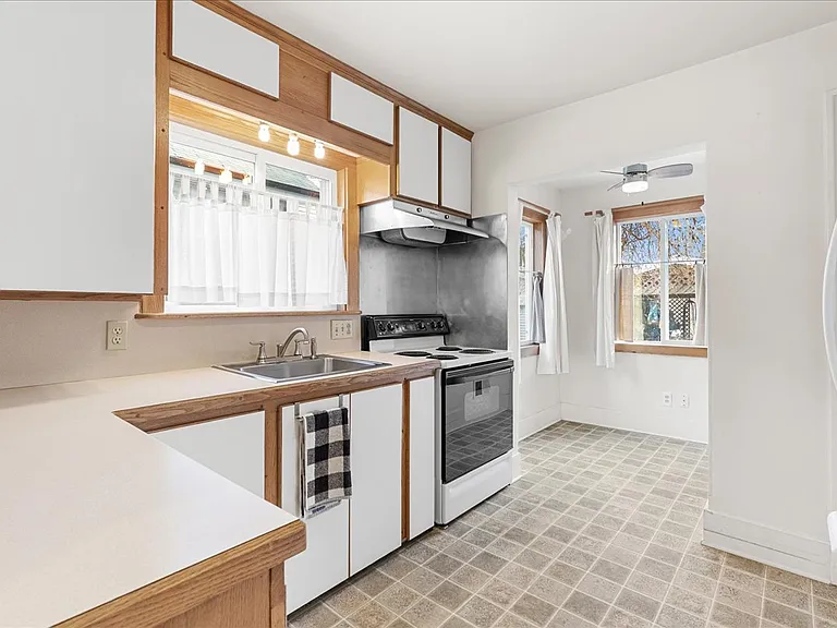 218 N Magnolia Ave — Photo 14