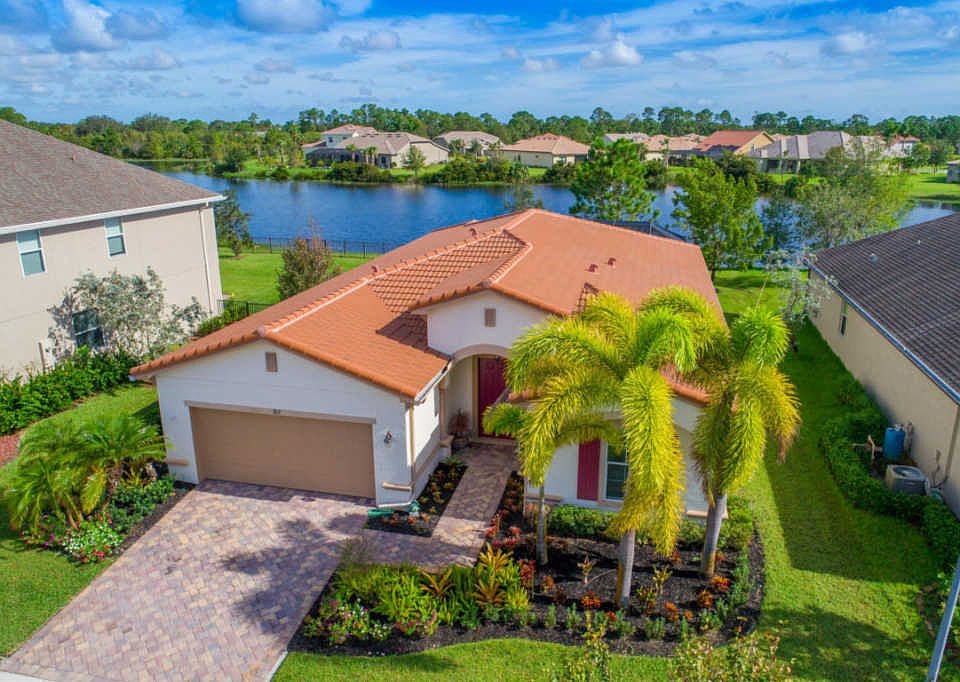 1st image of 817 SW Sun Cir