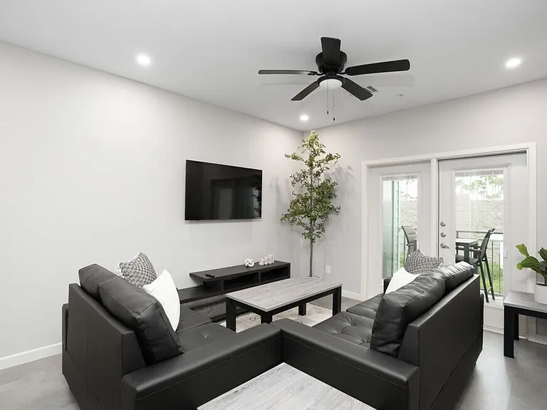 Palma Vista Apartments — Photo 11