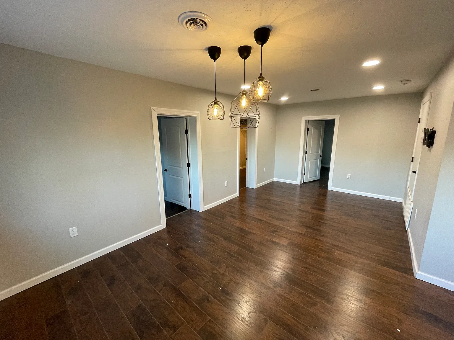 3 bed, 1209 sqft, $1,450 — Photo 4