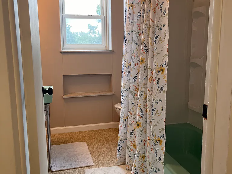 234C Lloyd Ave — Photo 6