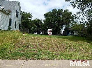 1608 W 16th St, Davenport, IA