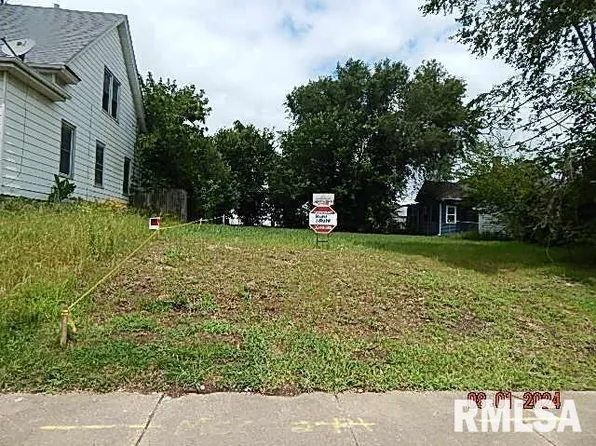 1608 W 16th St, Davenport, IA 52804