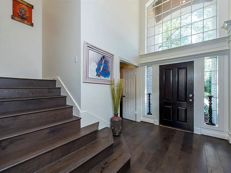 14111 Manderly Dr — Photo 2