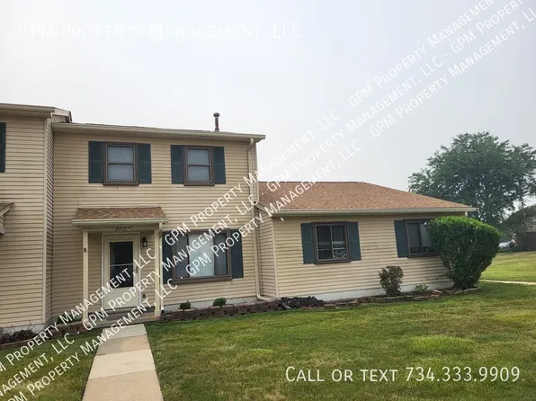 20027 Village Green Ct, Trenton, MI 48183