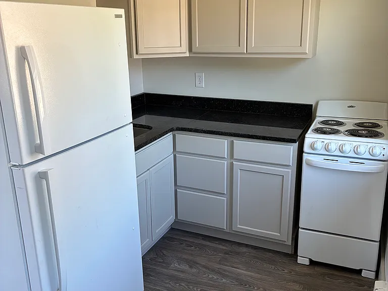 803 Hermosa Ave #803 — Photo 2