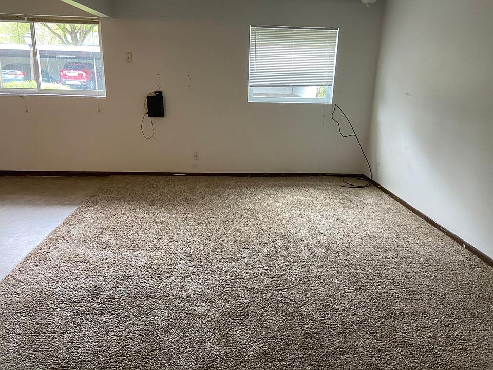 6425_7livingroom_05052021