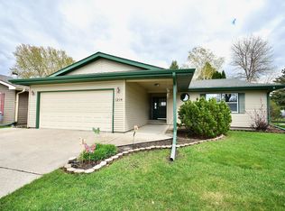 1214 19th St N, Moorhead, MN 56560