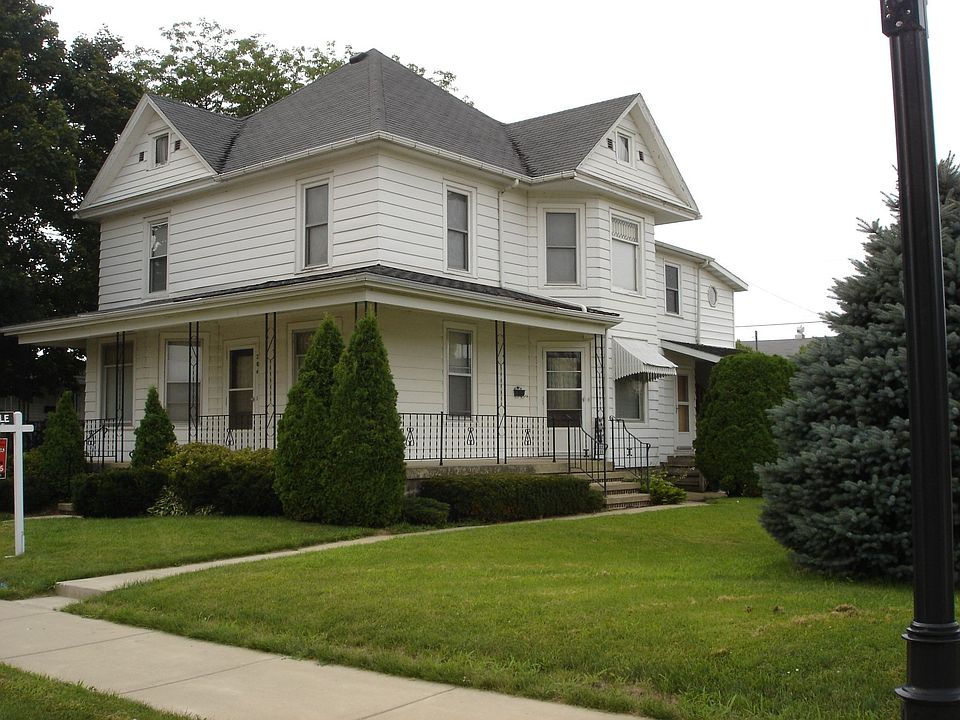1st image of 206 1st Ave W